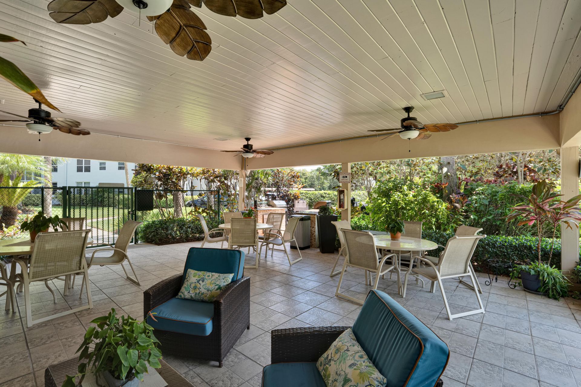 4015 W Palm Aire Drive, Unit 704, Pompano Beach, FL 33069 Photo