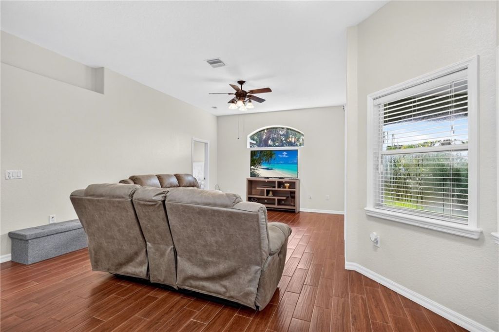 3913 58th Circle, Vero Beach, FL 32966 Photo