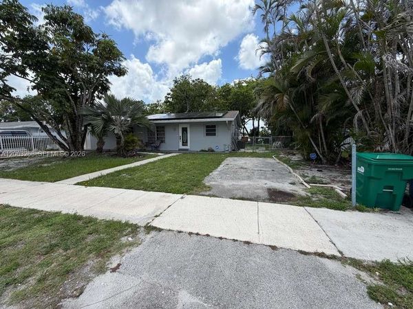 20302 NW 39th Ct , Miami Gardens, FL 33055