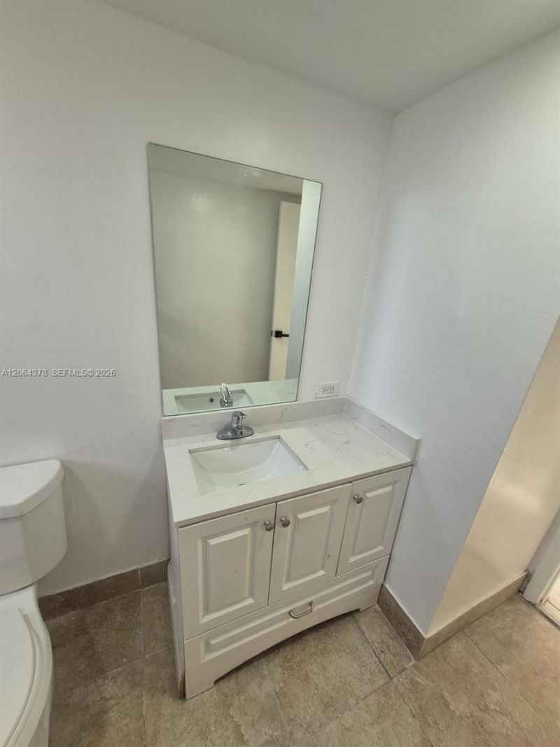 1750 W 46th St , Unit 331, Hialeah, FL 33012 Photo