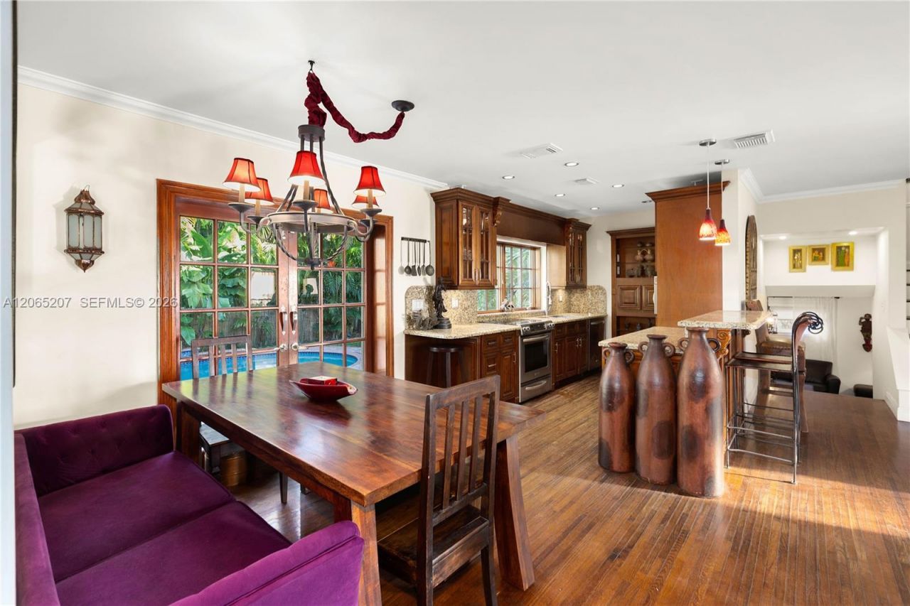 6315 Maynada St, Coral Gables, FL 33146 Photo