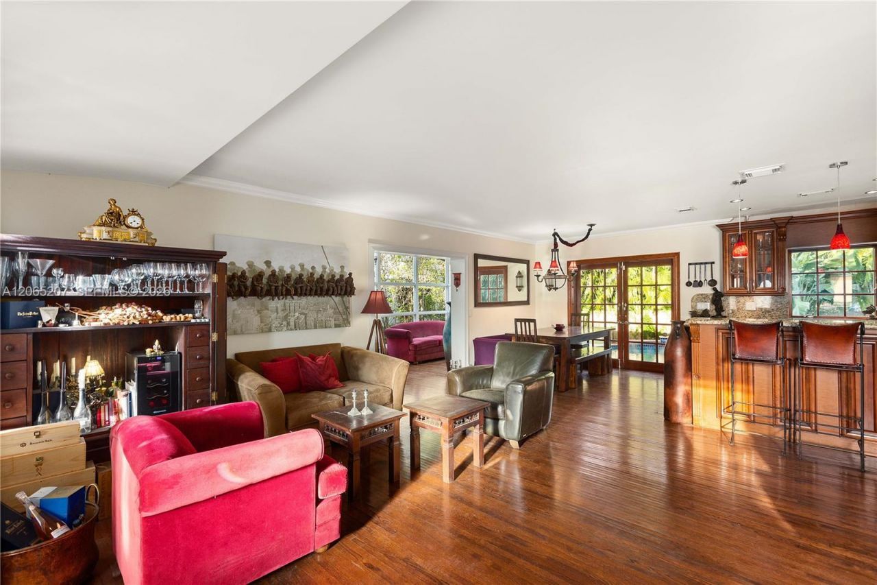 6315 Maynada St, Coral Gables, FL 33146 Photo