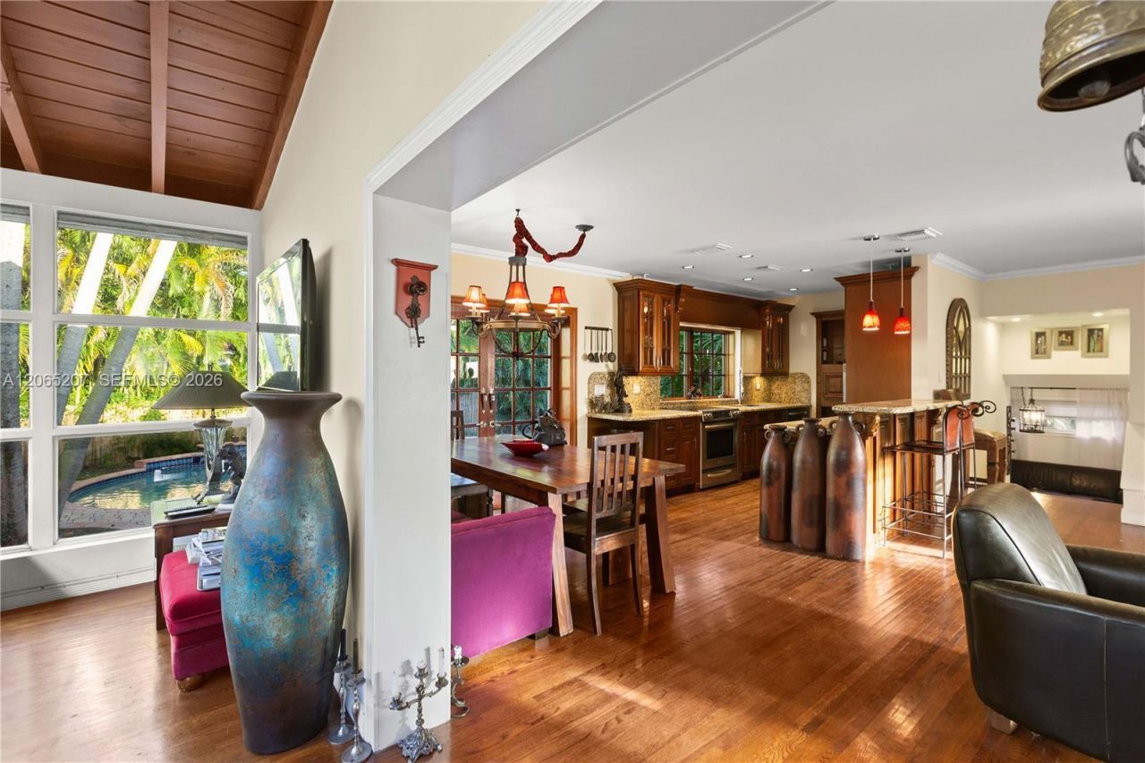 6315 Maynada St, Coral Gables, FL 33146 Photo