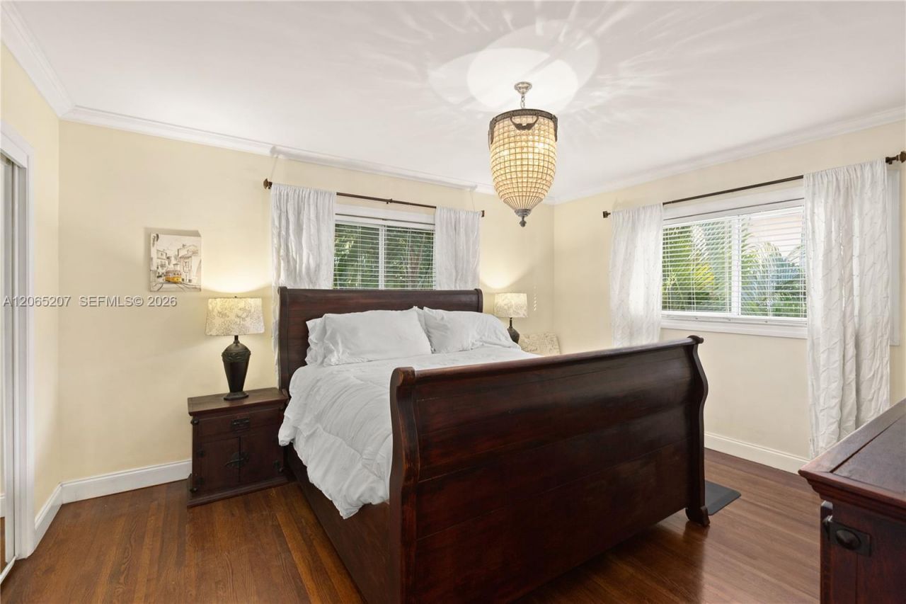 6315 Maynada St, Coral Gables, FL 33146 Photo