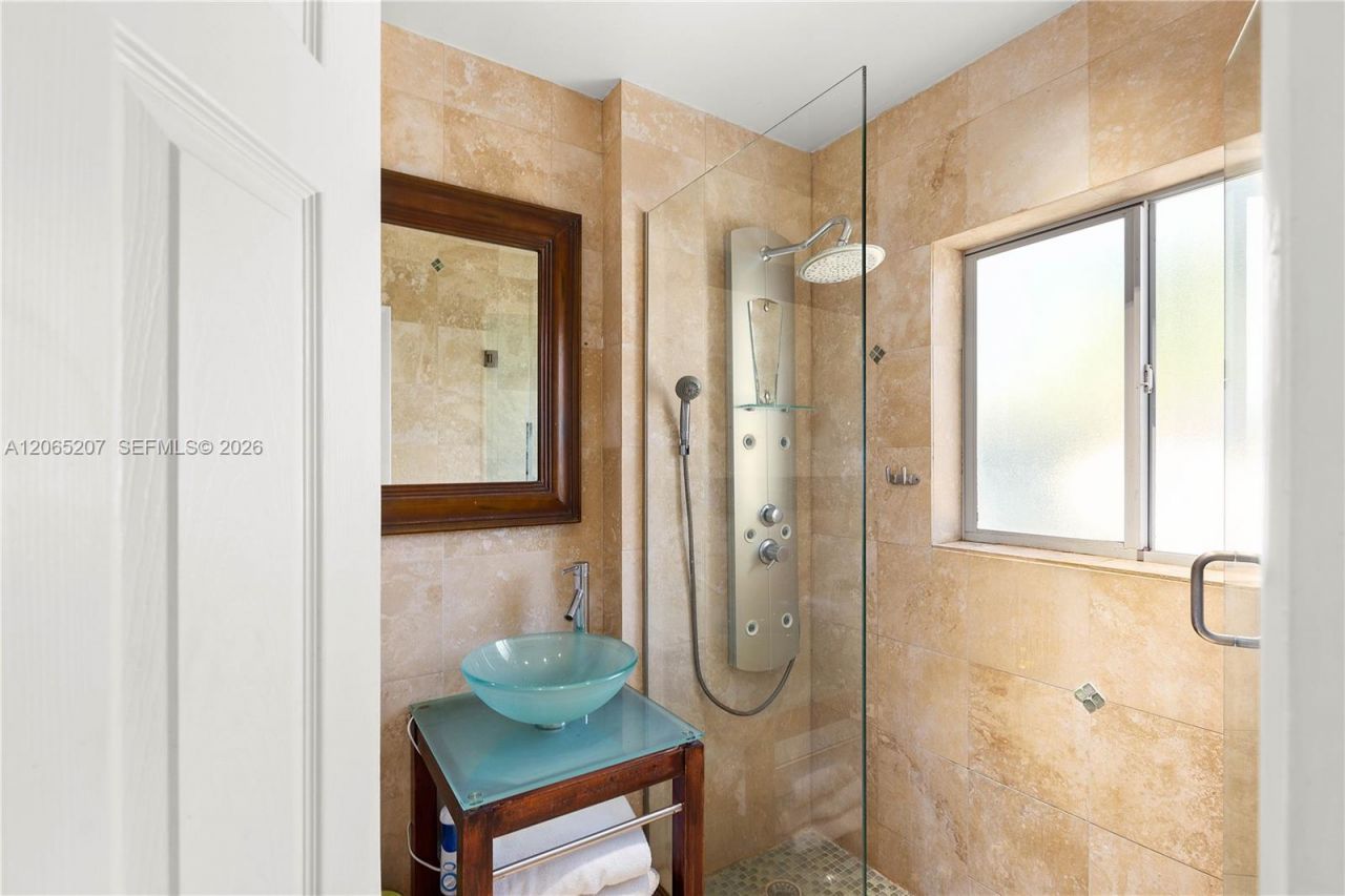 6315 Maynada St, Coral Gables, FL 33146 Photo