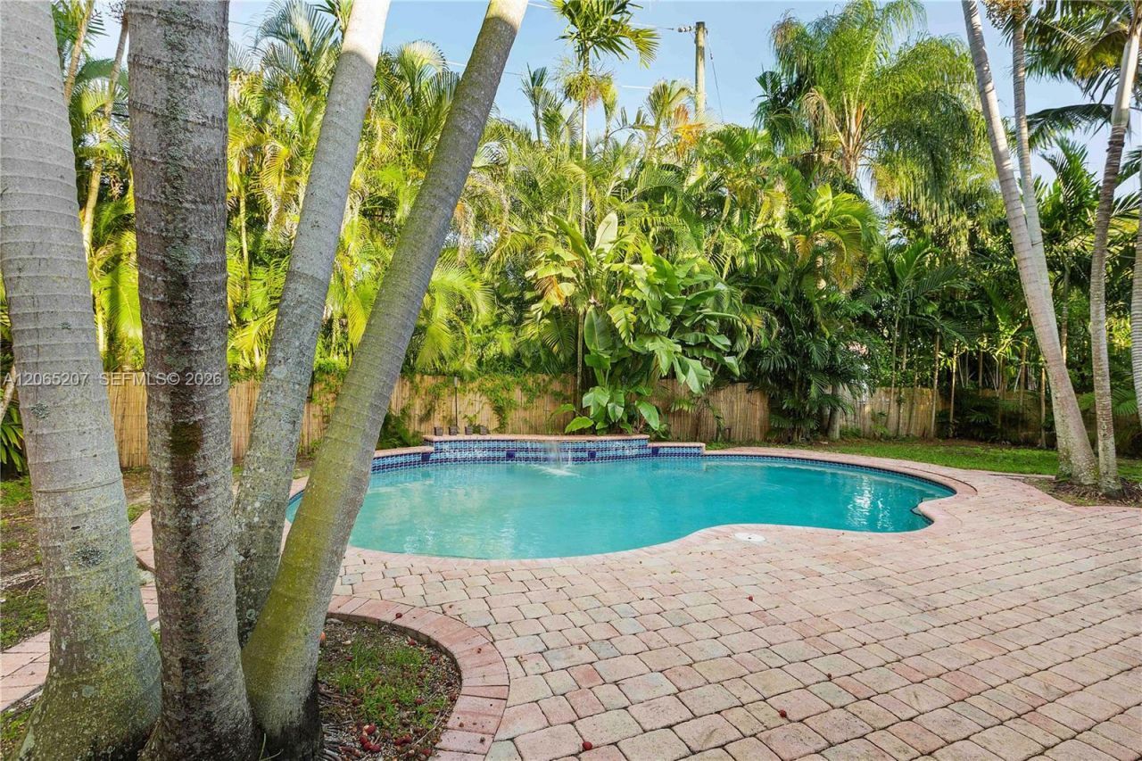 6315 Maynada St, Coral Gables, FL 33146 Photo