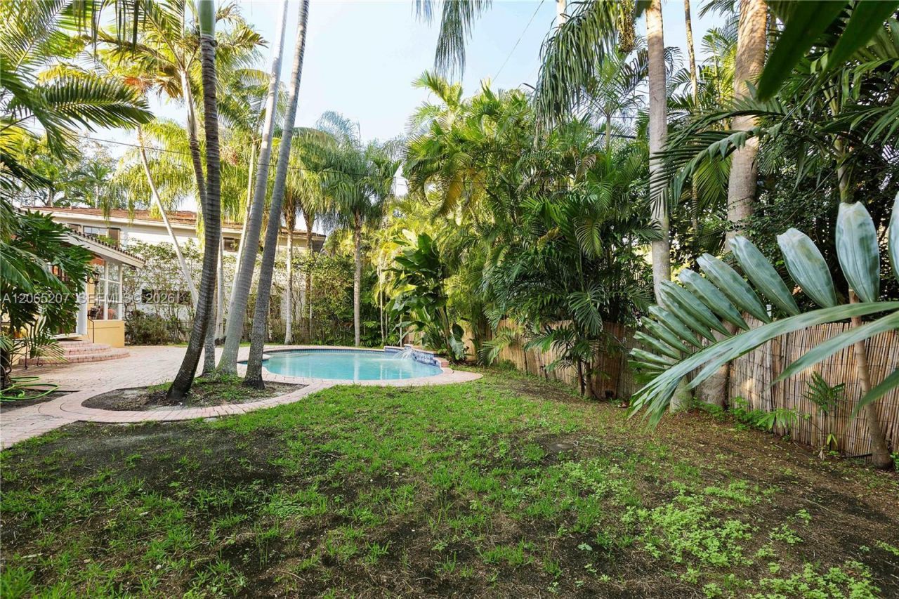 6315 Maynada St, Coral Gables, FL 33146 Photo