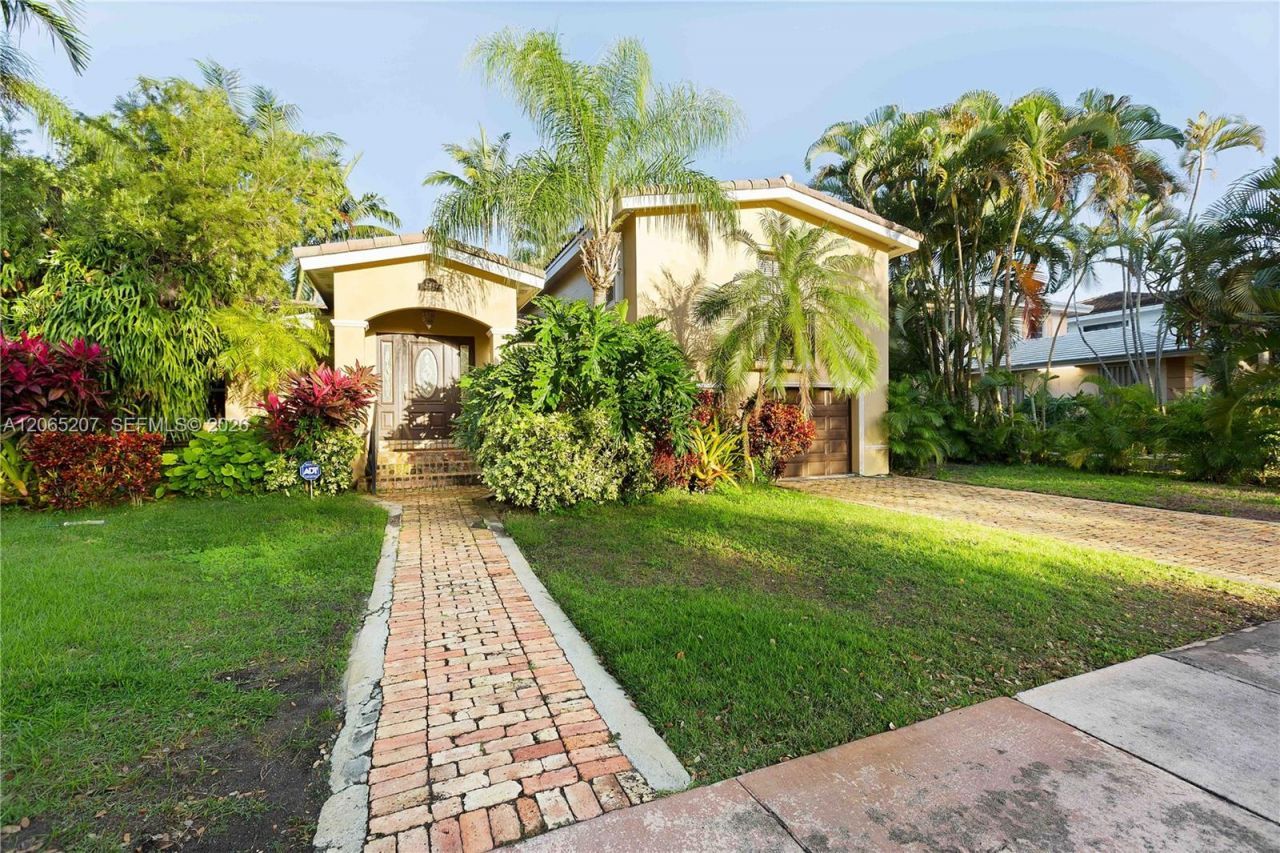6315 Maynada St, Coral Gables, FL 33146 Photo