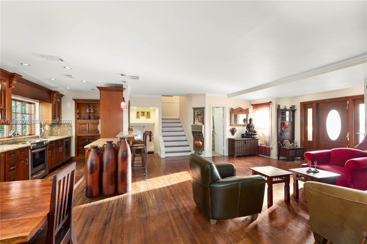 6315 Maynada St, Coral Gables, FL 33146 Photo