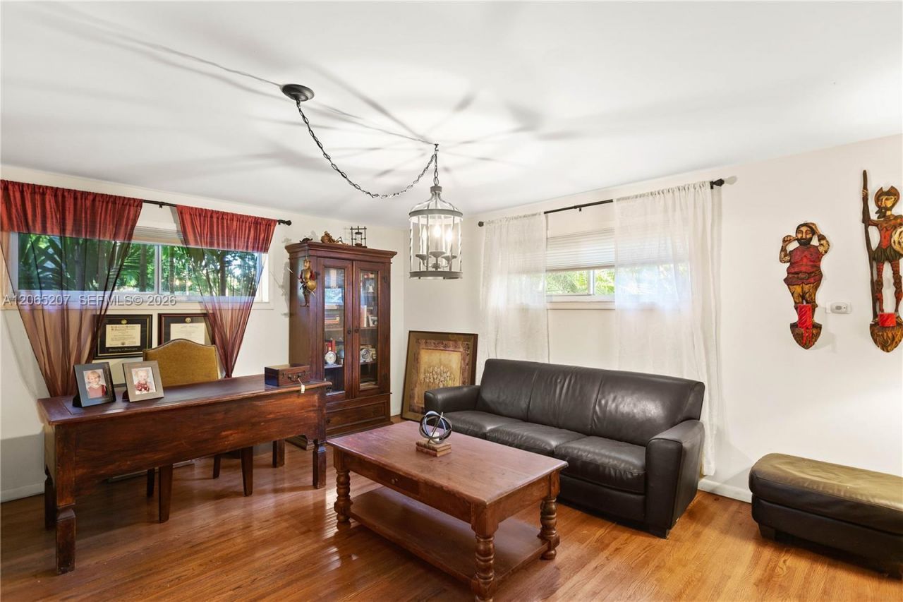 6315 Maynada St, Coral Gables, FL 33146 Photo