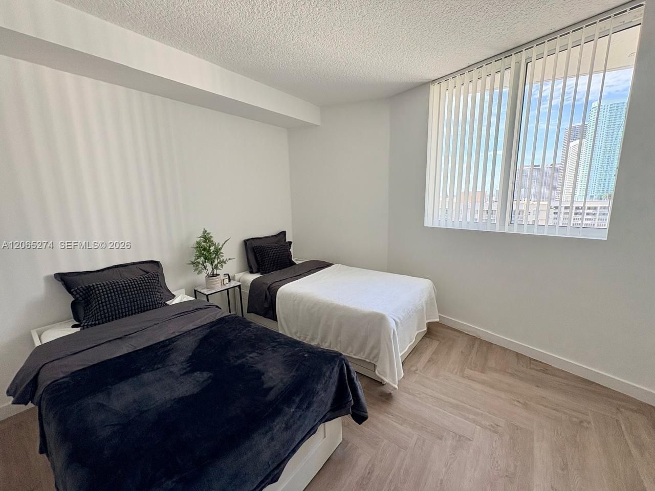 601 NE 23rd St, Unit PH04, Miami, FL 33137 Photo