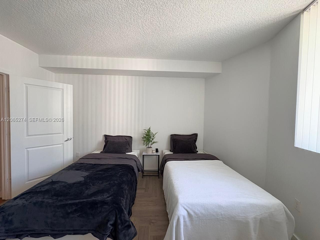 601 NE 23rd St, Unit PH04, Miami, FL 33137 Photo