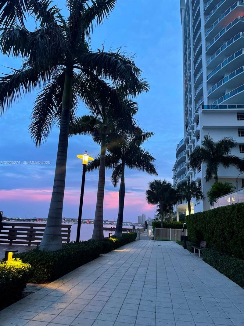 601 NE 23rd St, Unit PH04, Miami, FL 33137 Photo