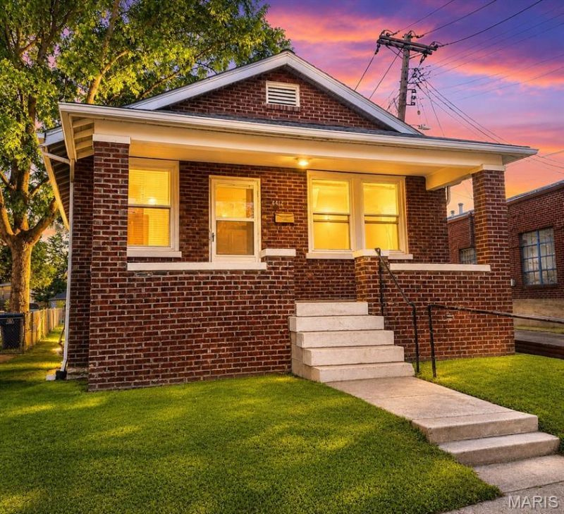 4417 Eichelberger Street, Saint Louis, MO 63116 Main Photo