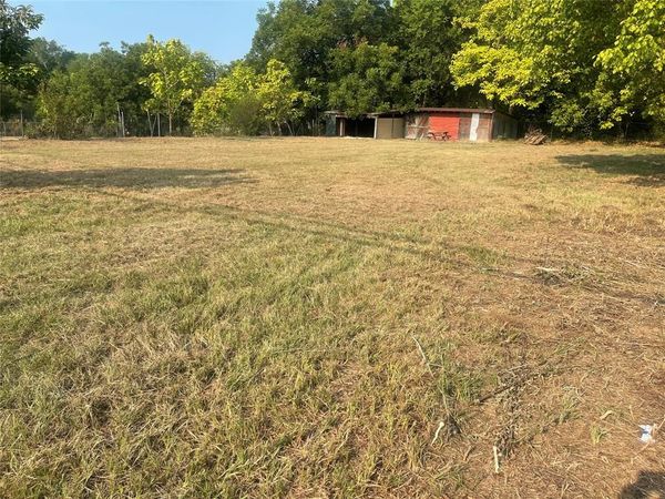 512 S Johnson Street , Mineola, TX 75773