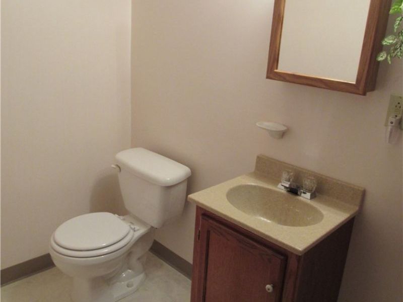 6176 Sylvia Drive, Brook Park, OH 44142 Photo 10