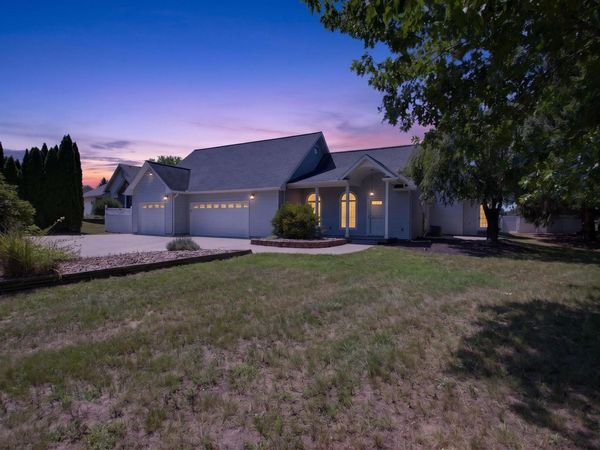 8330 Clear Lake Road, Grass Lake, MI 49240