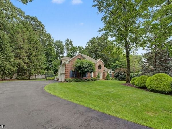 7 Melissa Dr, Denville, NJ 07834