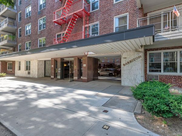 142-05 Roosevelt Avenue, Unit 320, Flushing, NY 11354