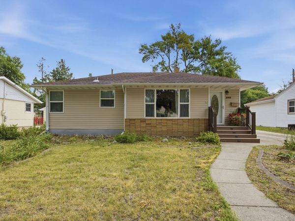 2013 7th Street N, Fargo, ND 58102