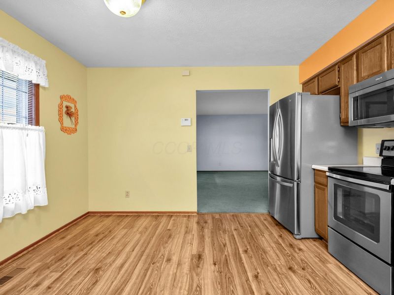 851 Circle Drive , Unit 32, London, OH 43140 Photo 15