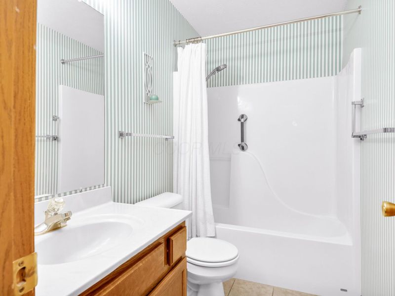 851 Circle Drive , Unit 32, London, OH 43140 Photo 18