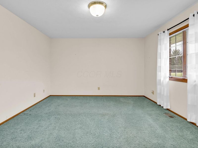 851 Circle Drive , Unit 32, London, OH 43140 Photo 25