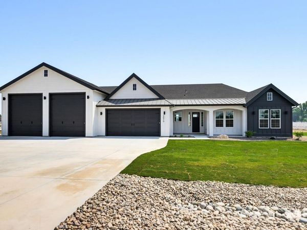 5070 Heritage Dr, Marsing, ID 83639