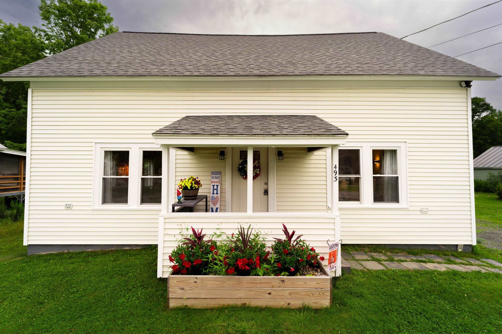 493 Sunapee Street, Newport, NH 03773 Main Photo