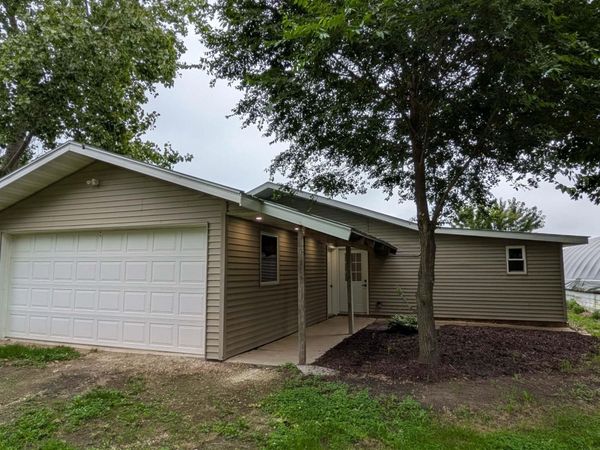 24700 110th Street, Cresco, IA 52136