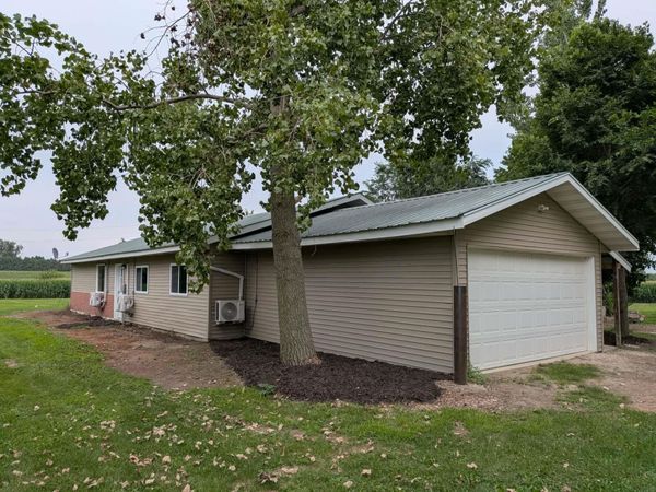 24700 110th Street, Cresco, IA 52136