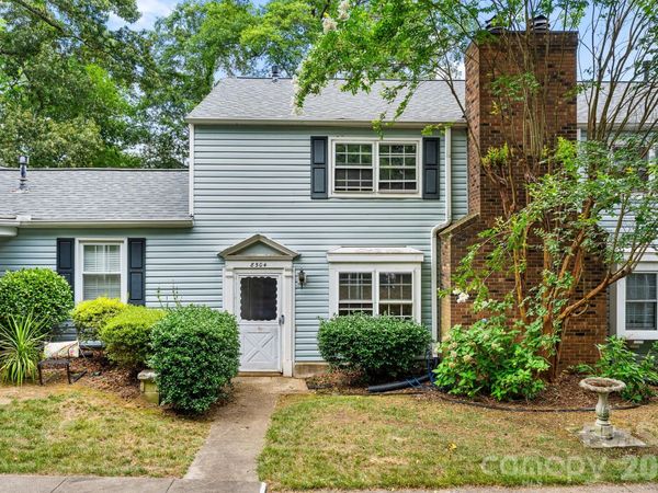 8504 Castle Pine Court, Charlotte, NC 28226