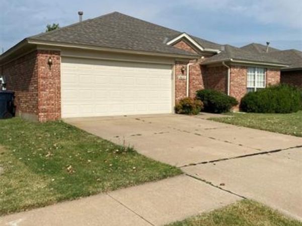 16413 Otter Drive, Edmond, OK 73013