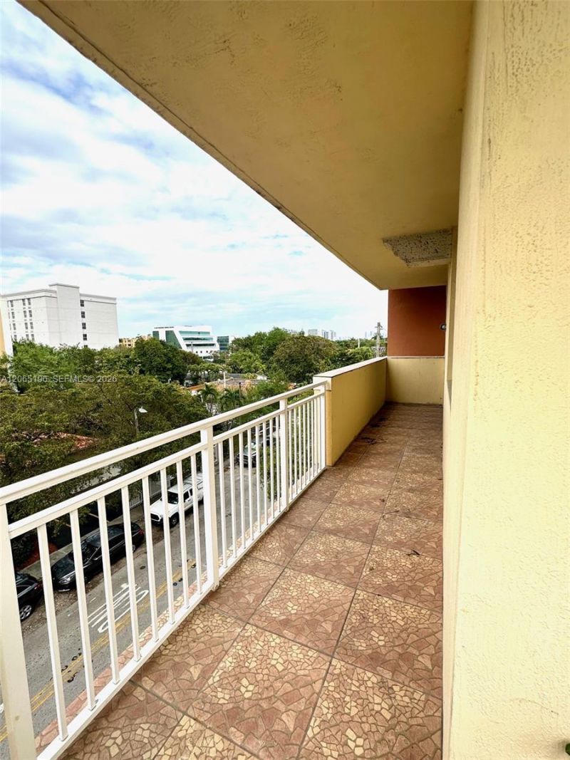 215 SW 42nd Ave , Unit 401, Miami, FL 33134 Photo