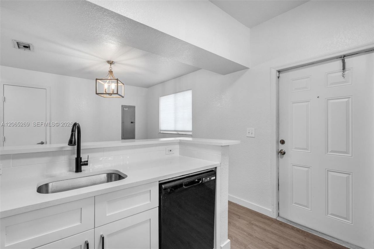 1975 NW 3rd Ct , Unit 39, Miami, FL 33136 Photo