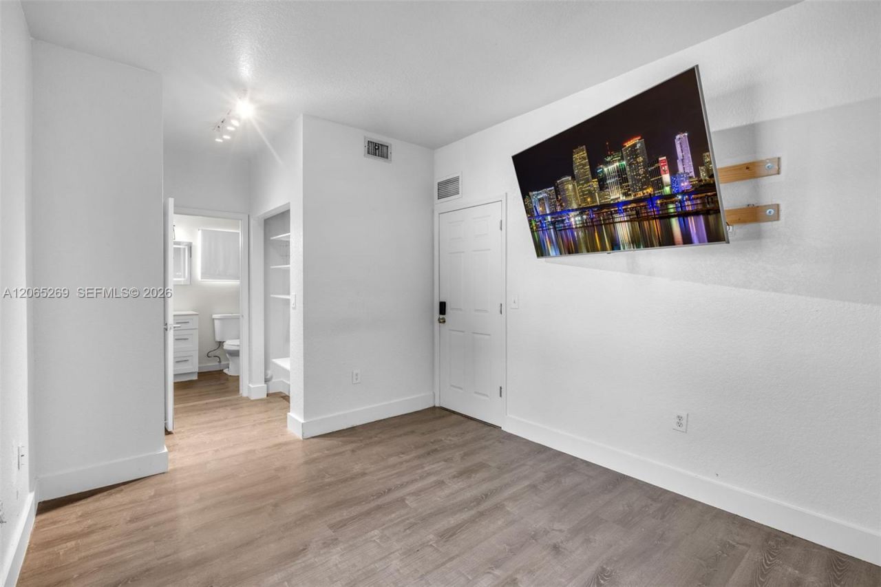 1975 NW 3rd Ct , Unit 39, Miami, FL 33136 Photo