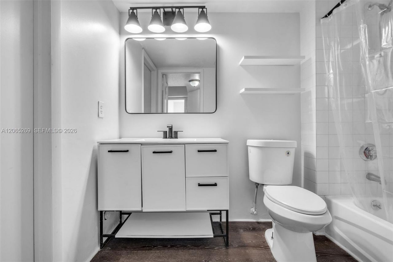 1975 NW 3rd Ct , Unit 39, Miami, FL 33136 Photo