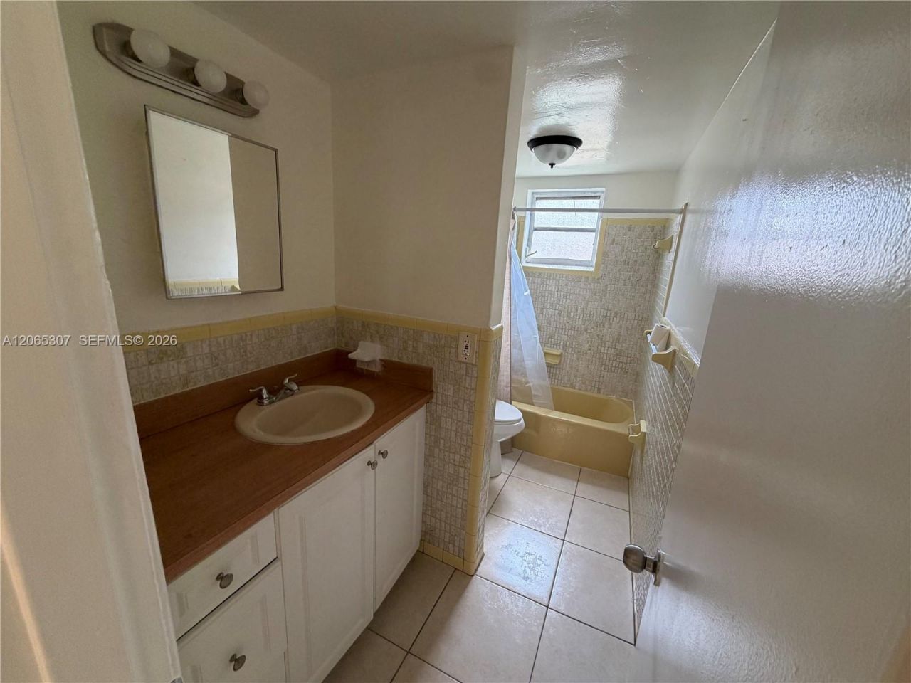 16150 NE 19th Ct , Unit 2, North Miami Beach, FL 33162 Photo