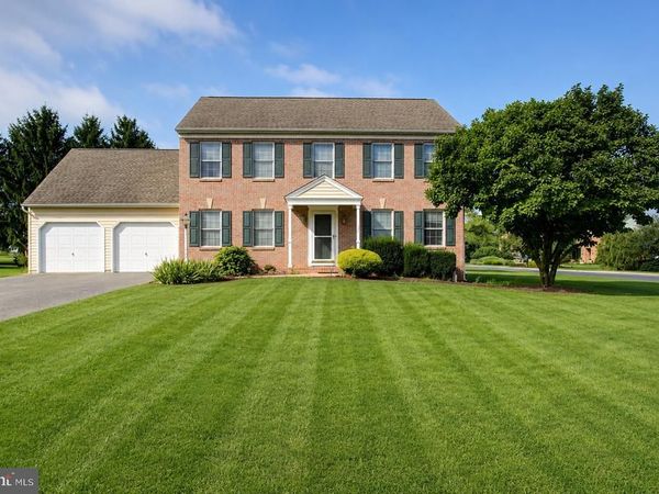 120 RIDING SILKS LANE, YORK, PA 17404