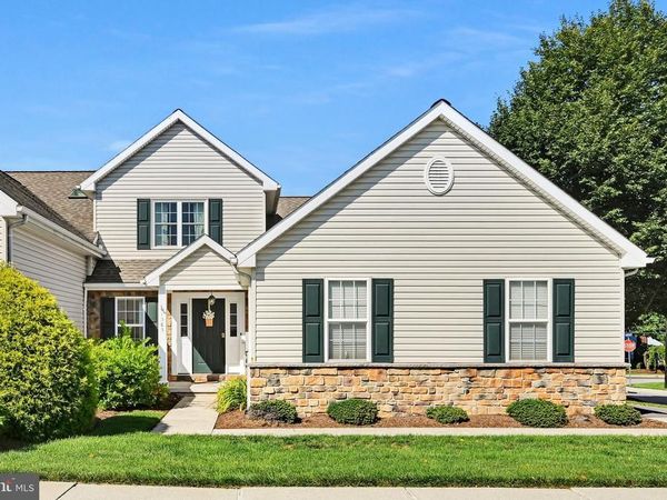 1585 HICKORY RUN COURT , ELIZABETHTOWN, PA 17022