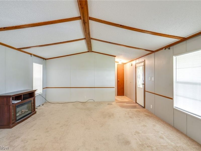 18592 Edwards Road, Unit 223, Doylestown, OH 44230 Photo 4