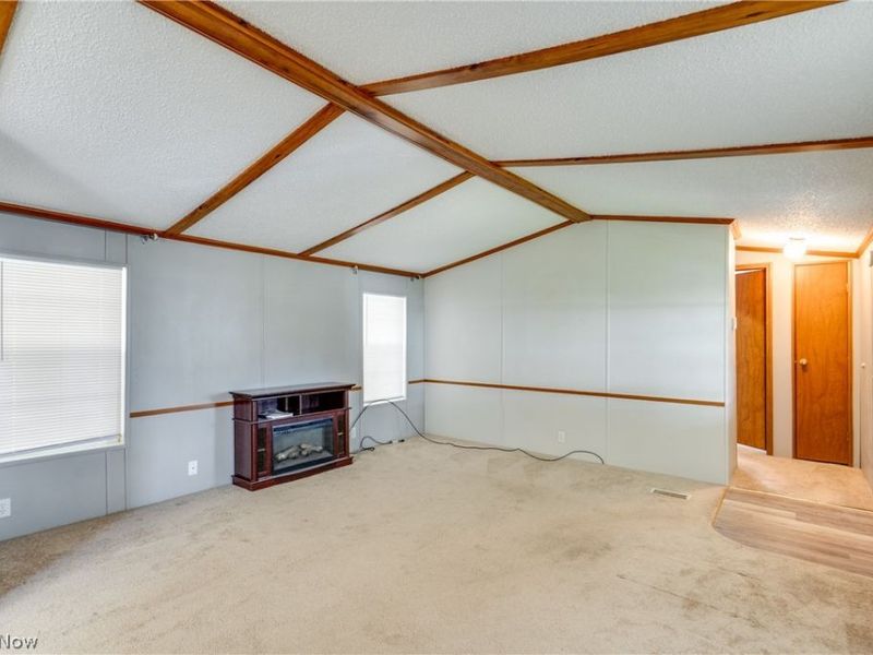 18592 Edwards Road, Unit 223, Doylestown, OH 44230 Photo 5
