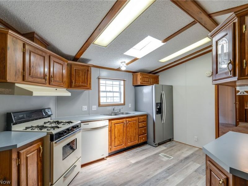 18592 Edwards Road, Unit 223, Doylestown, OH 44230 Photo 8