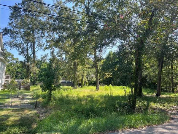 2631 JEFFERSON Street , Mandeville, LA 70448