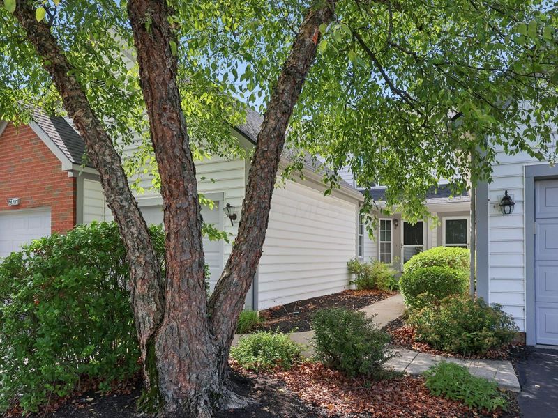 2179 Victoria Park Drive , Columbus, OH 43235 Photo 2