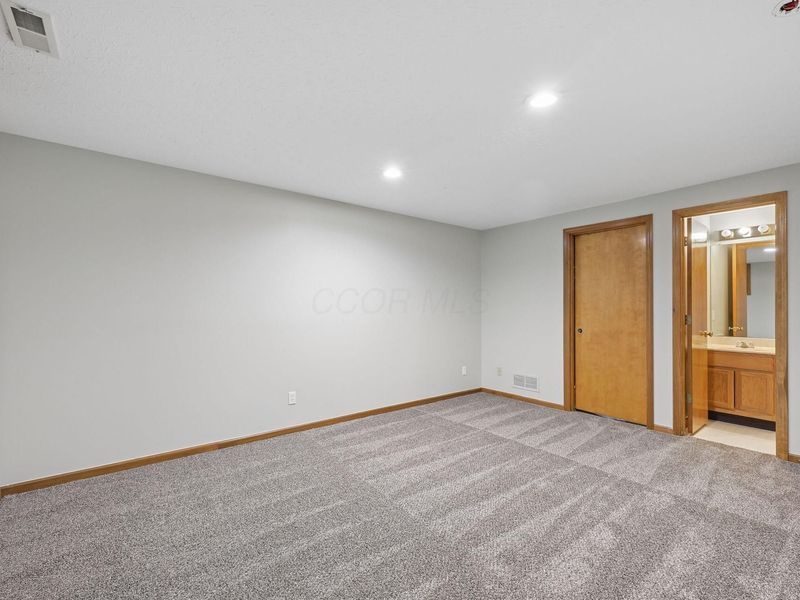 2179 Victoria Park Drive , Columbus, OH 43235 Photo 25
