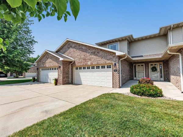 1300 ALPINE DRIVE, Unit 302, Green Bay, WI 54311