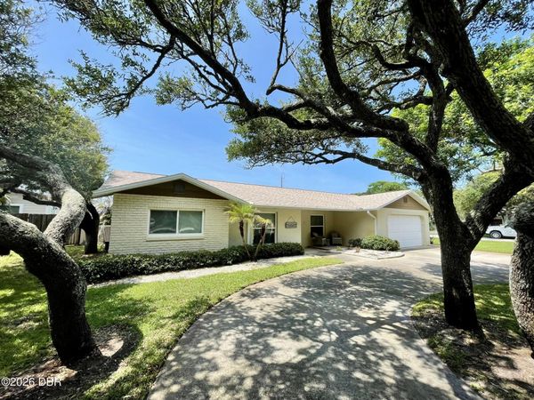 208 Hillsboro Street, New Smyrna Beach, FL 32169