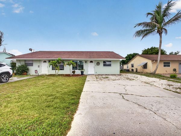 8717 SE SANDY Lane, Hobe Sound, FL 33455