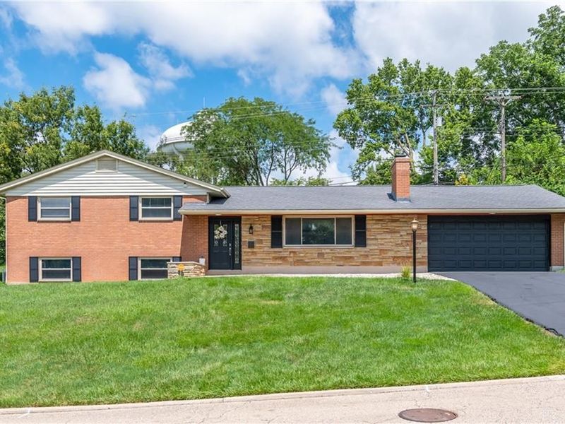 617 Stoneybrook Drive, Kettering, OH 45429 Photo 1